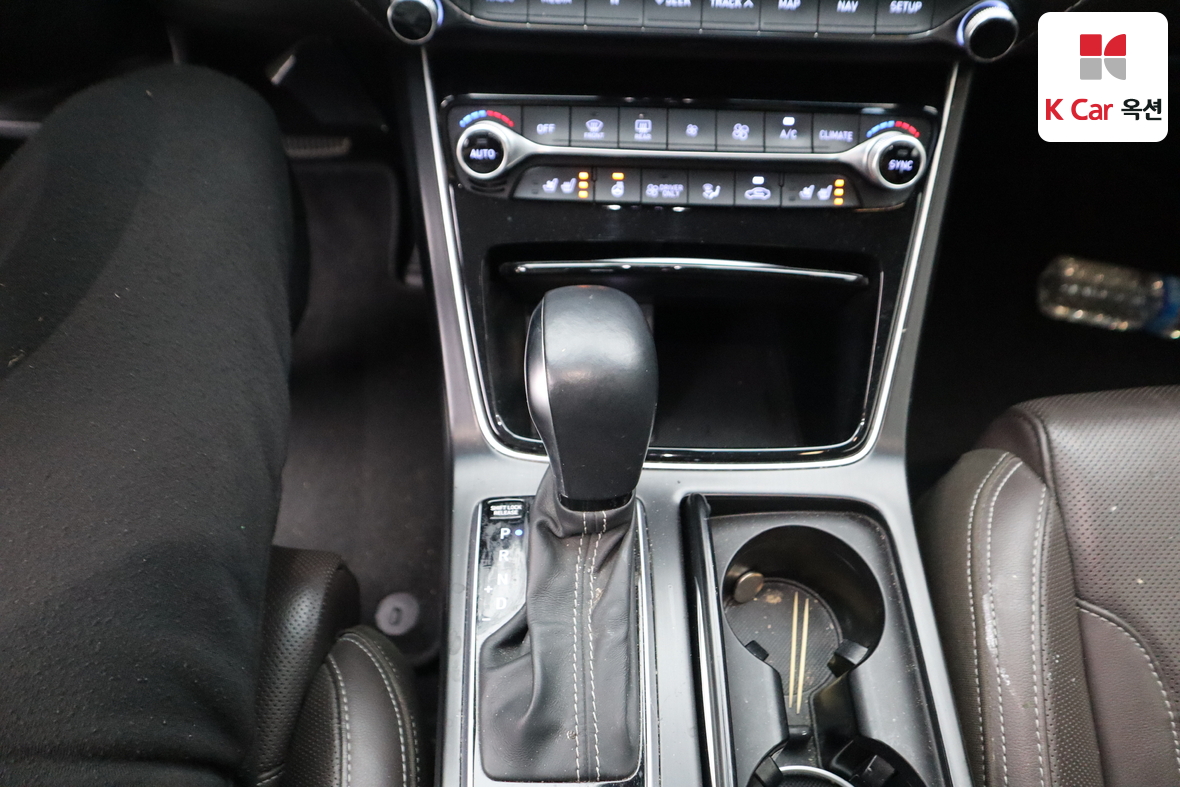 Hyundai AZERA 2019 - Image 15