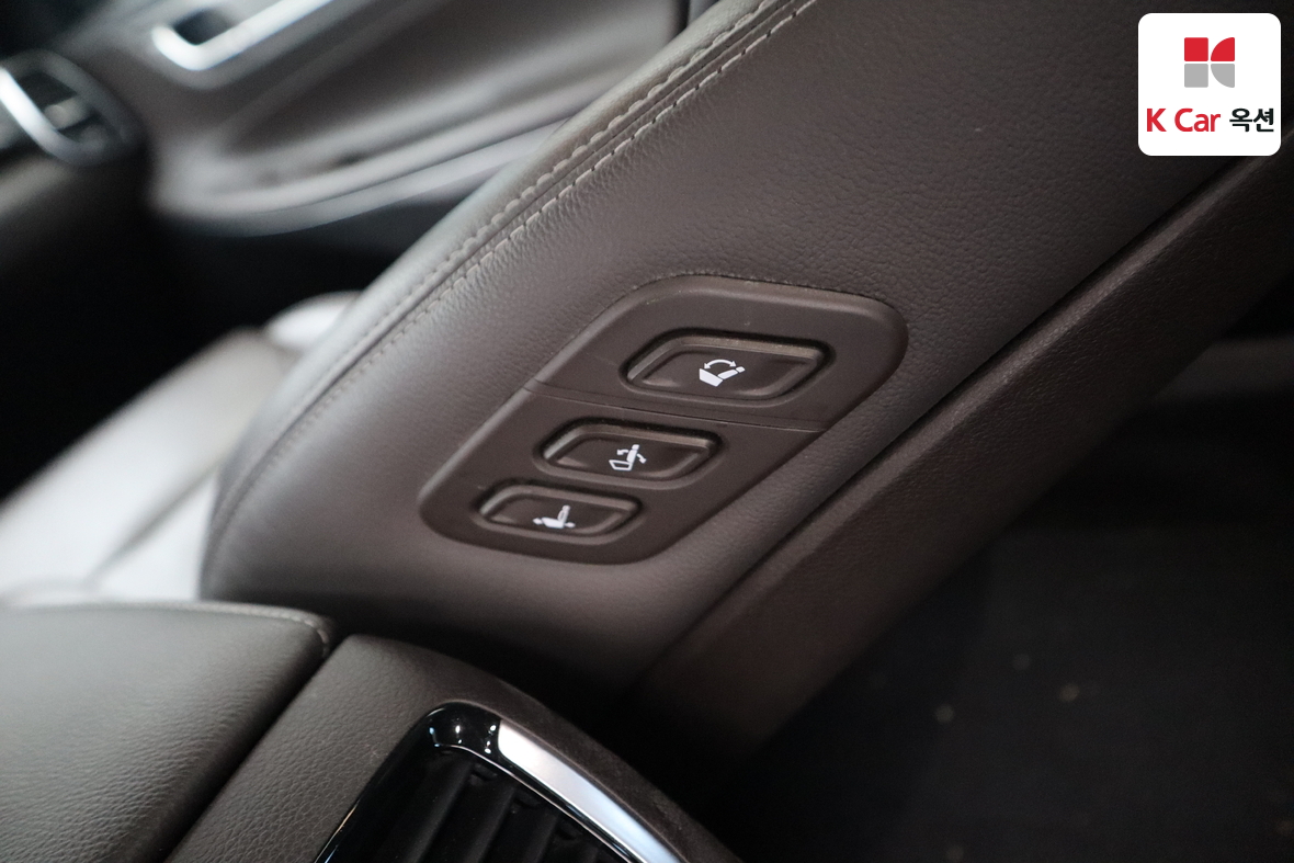 Hyundai AZERA 2019 - Image 23