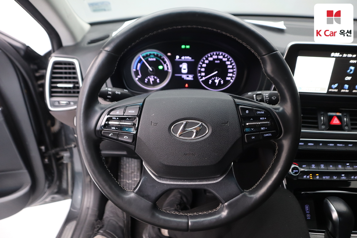 Hyundai AZERA 2019 - Image 10