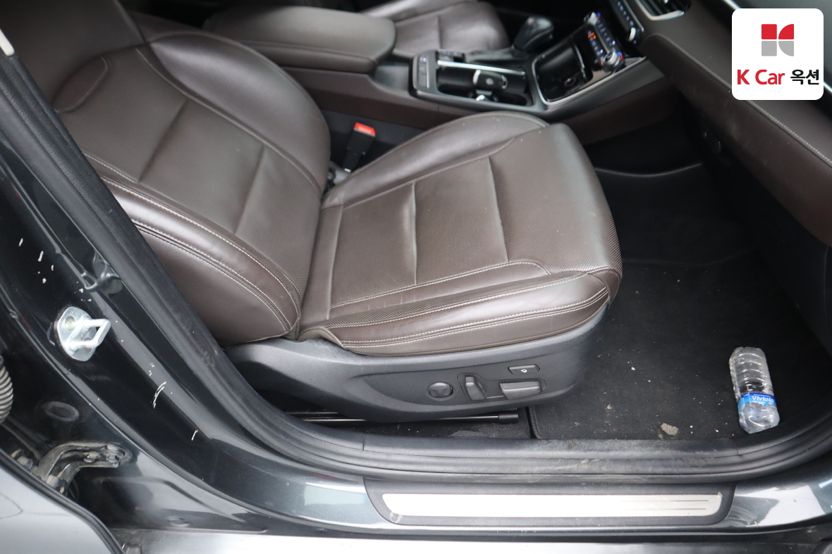 Hyundai AZERA 2019 - Image 29