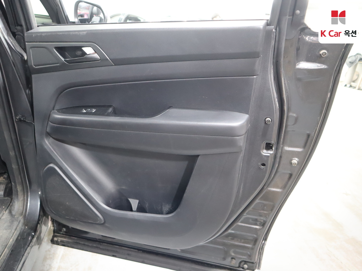 سانج يونج ريكستون سبورت خان 2023 - صورة 25