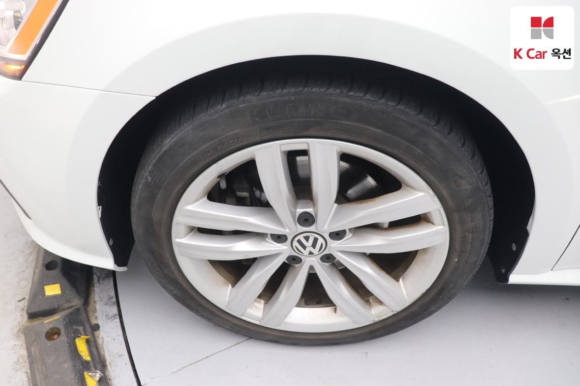 Volkswagen Passat 2018 - Image 45