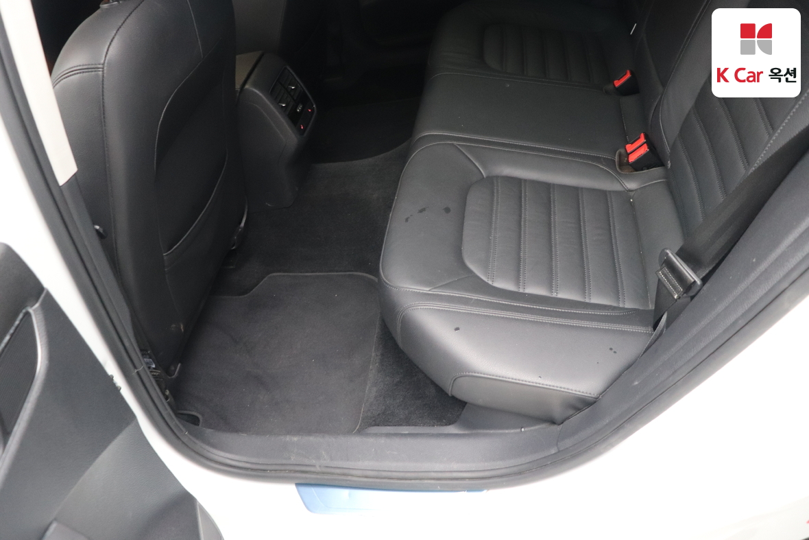 Volkswagen Passat 2018 - Image 22