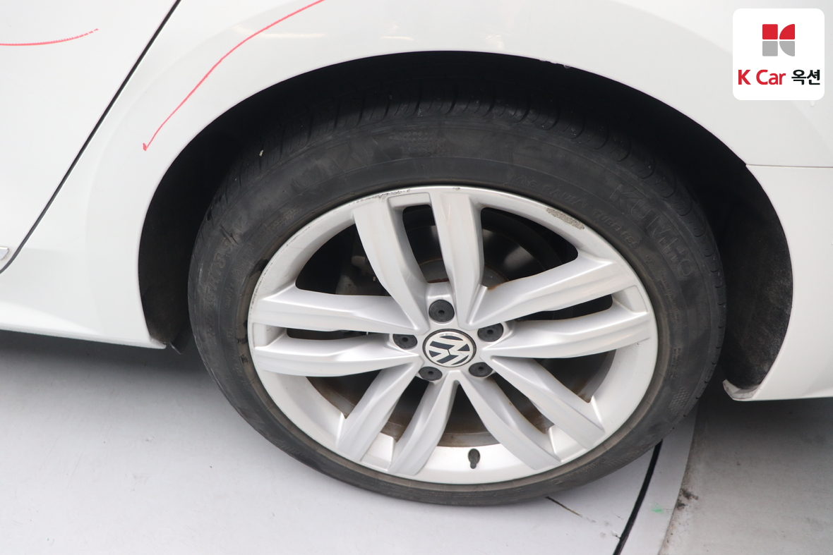 Volkswagen Passat 2018 - Image 44