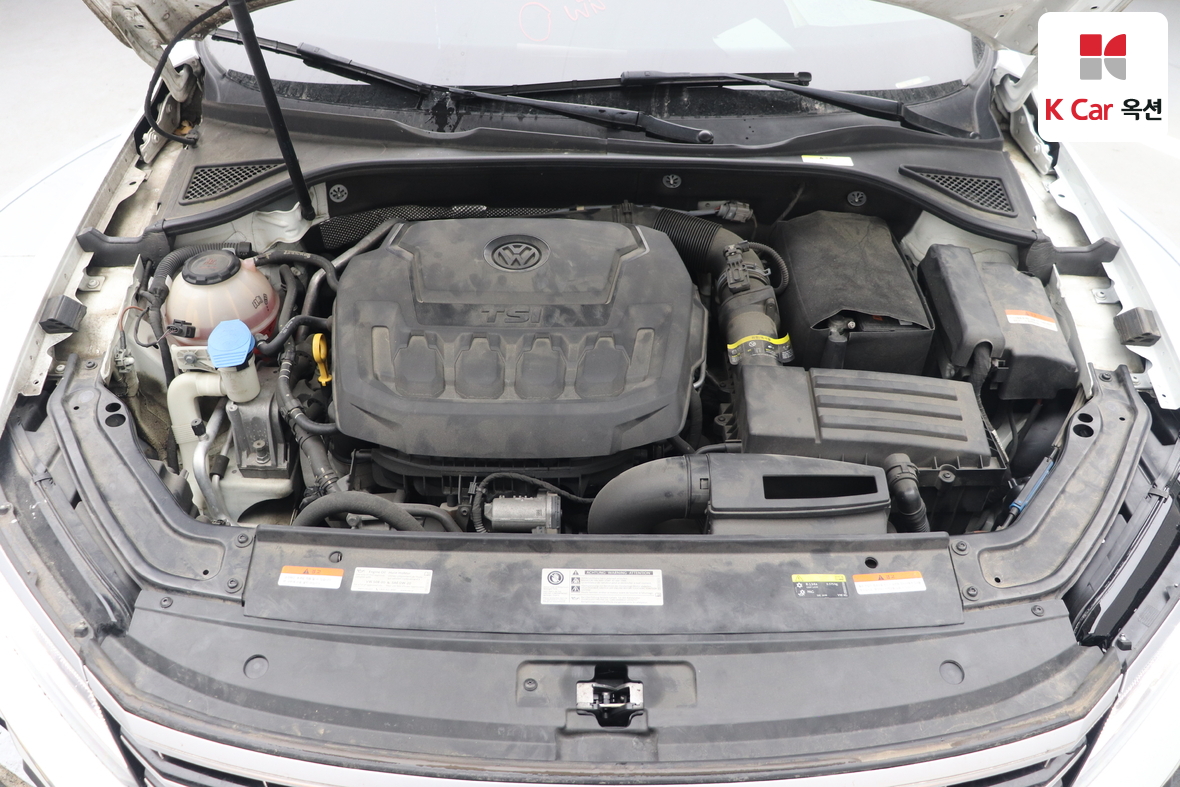 Volkswagen Passat 2018 - Image 35