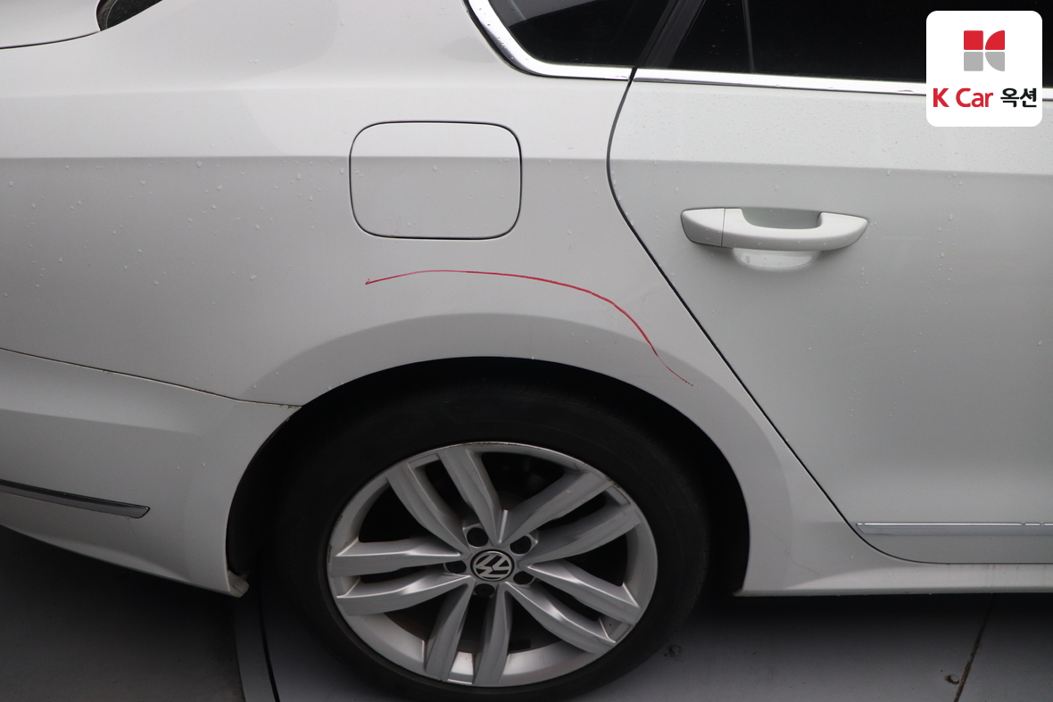 Volkswagen Passat 2018 - Image 37