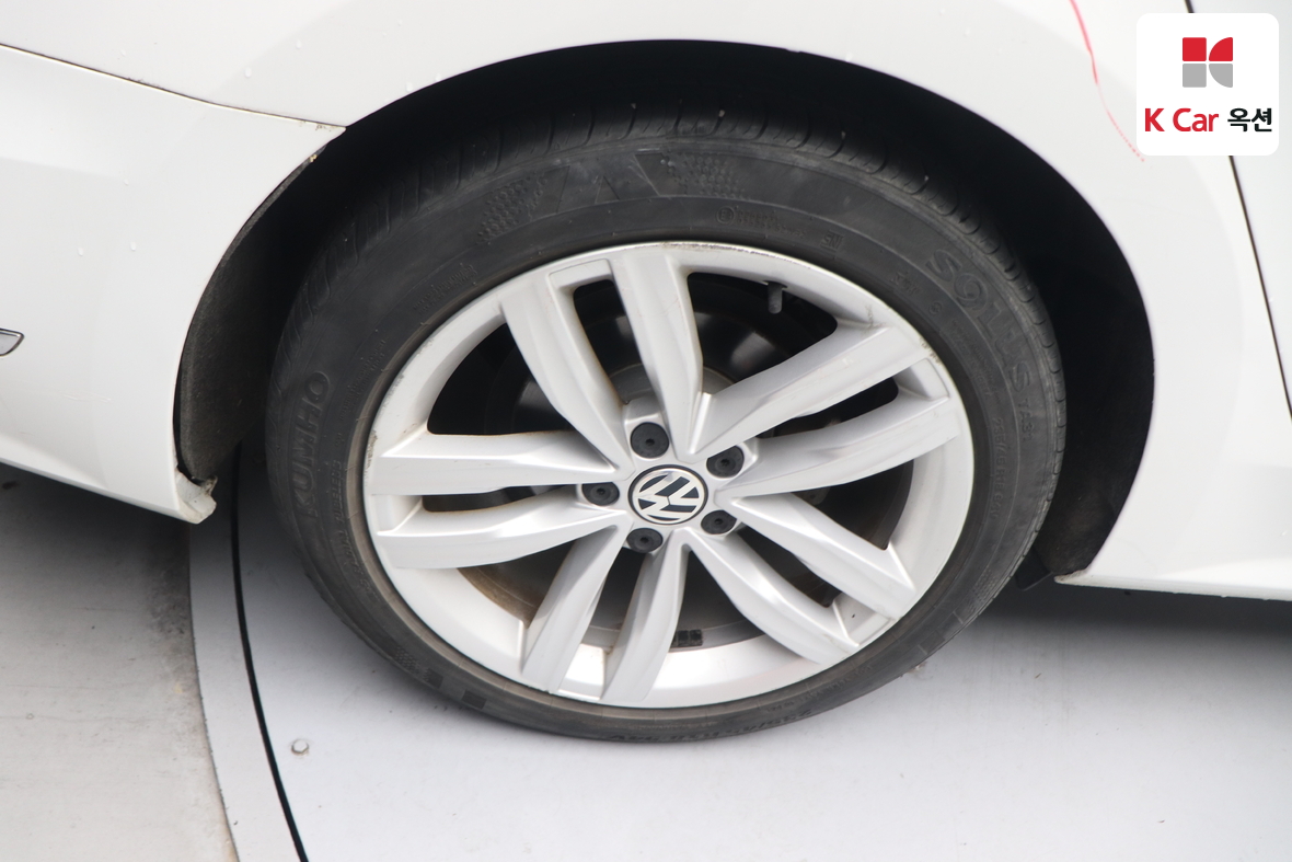 Volkswagen Passat 2018 - Image 47