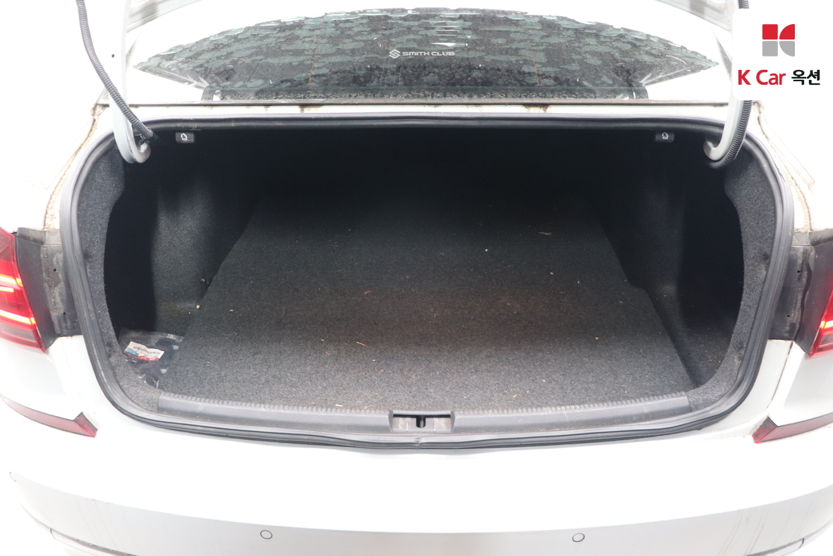 Volkswagen Passat 2018 - Image 27