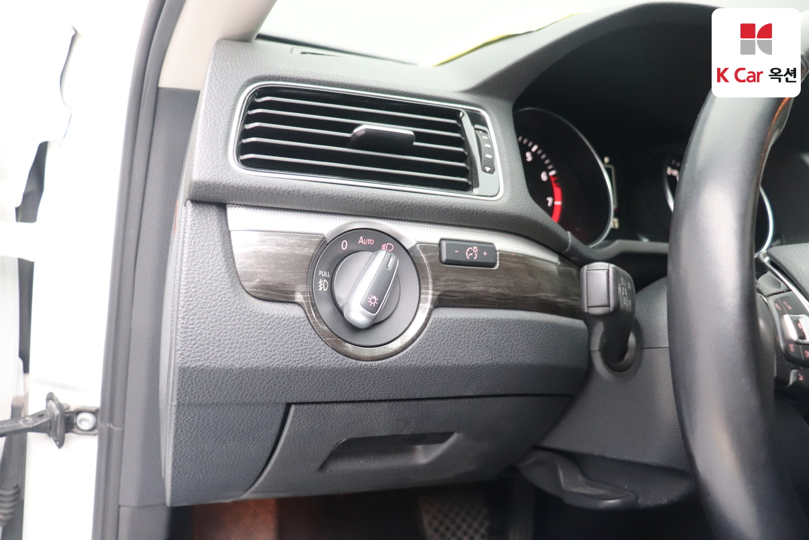 Volkswagen Passat 2018 - Image 9