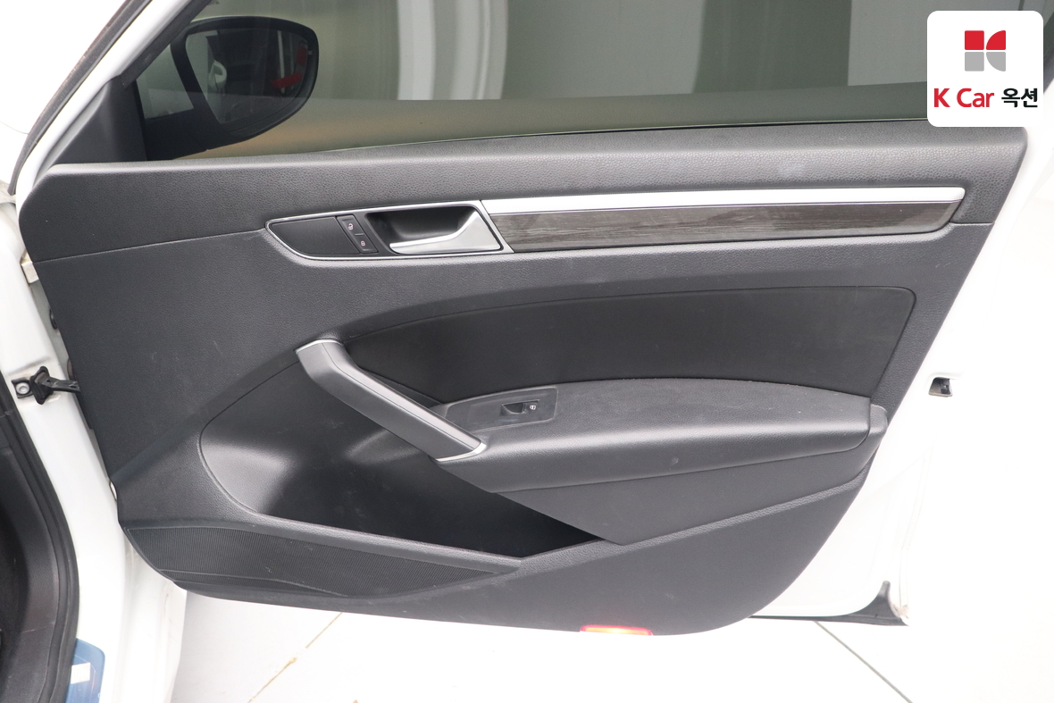 Volkswagen Passat 2018 - Image 31