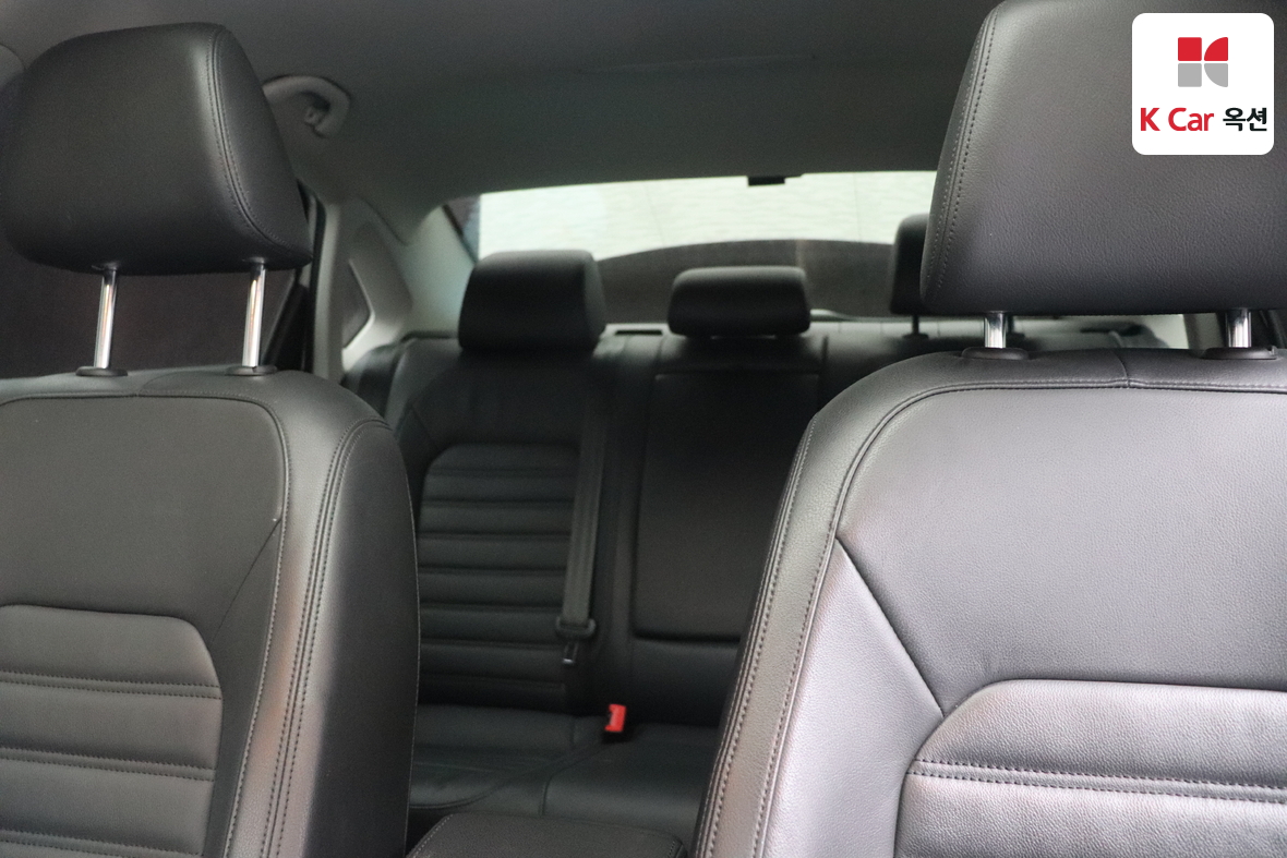 Volkswagen Passat 2018 - Image 18