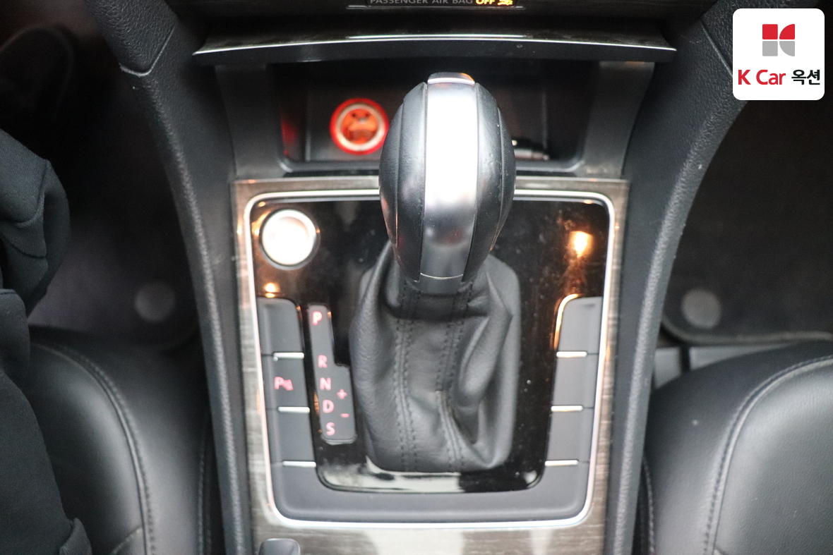 Volkswagen Passat 2018 - Image 16