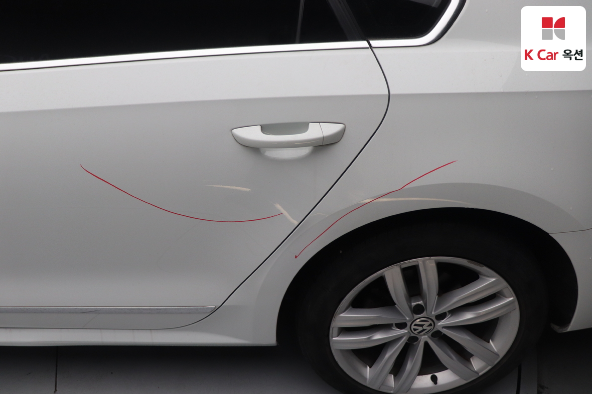 Volkswagen Passat 2018 - Image 41