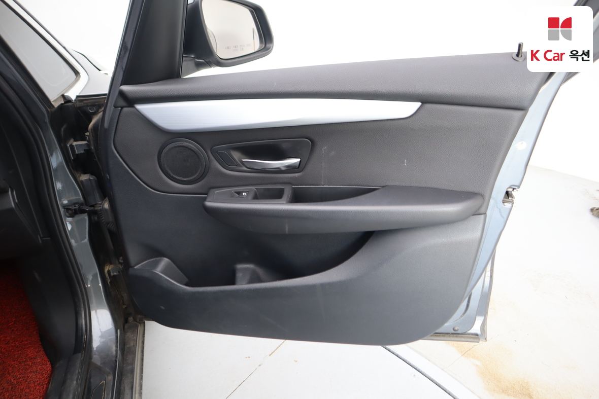 BMW 2 Series 2019 - Image 34