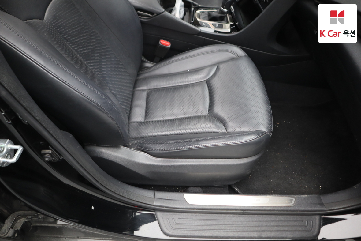 Hyundai AZERA 2012 - Image 32