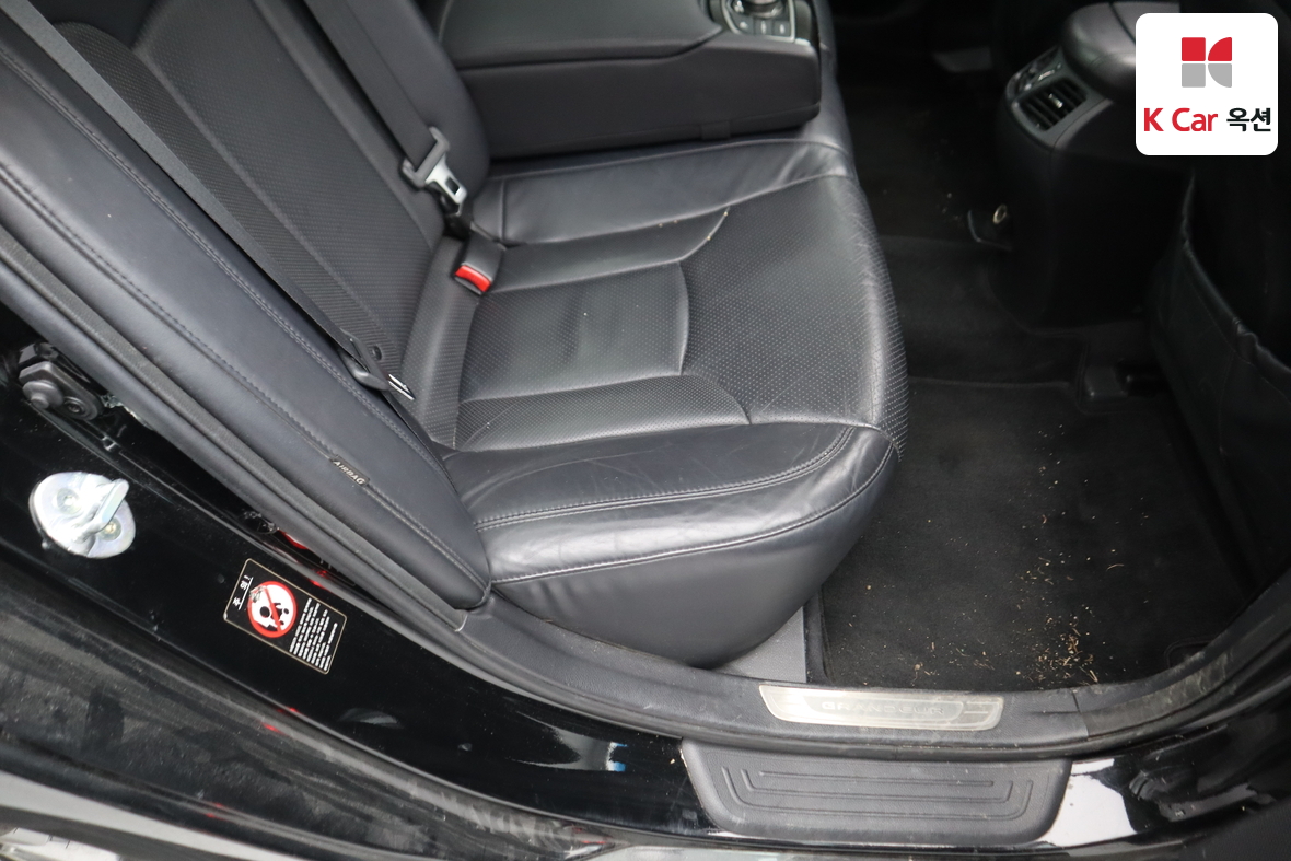 Hyundai AZERA 2012 - Image 30
