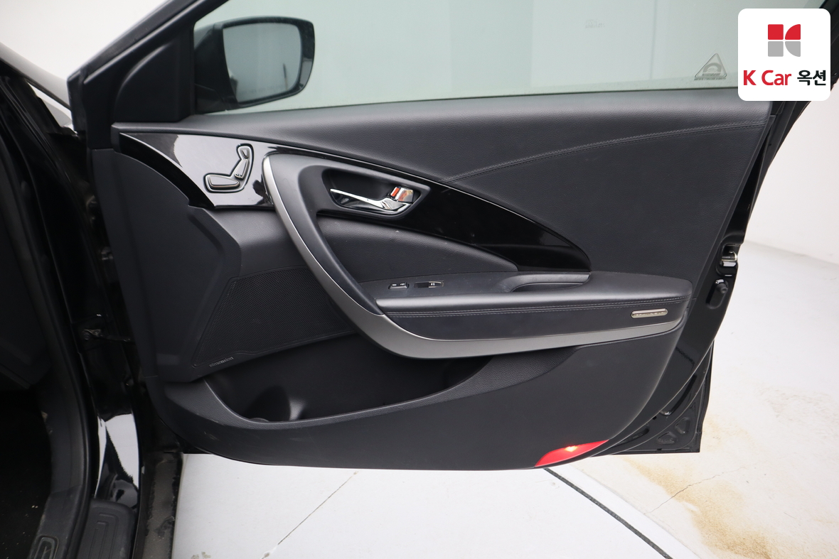 Hyundai AZERA 2012 - Image 31
