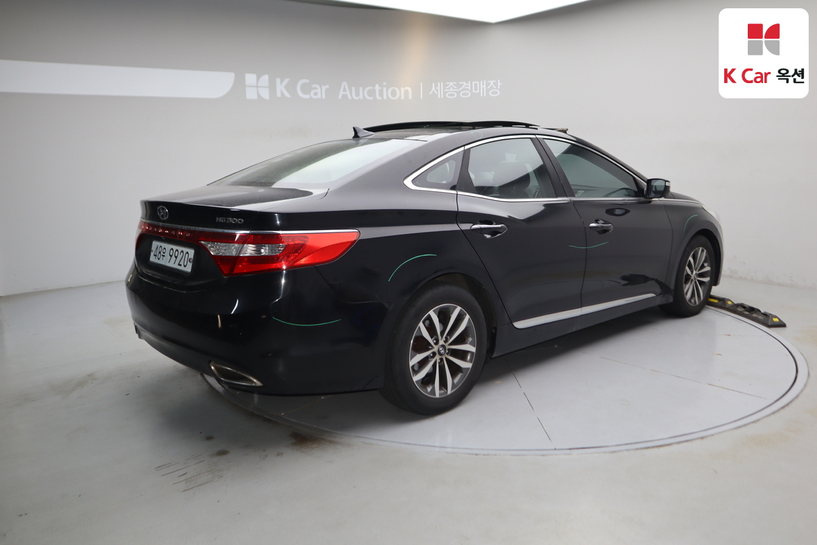 Hyundai AZERA 2012 - Image 2
