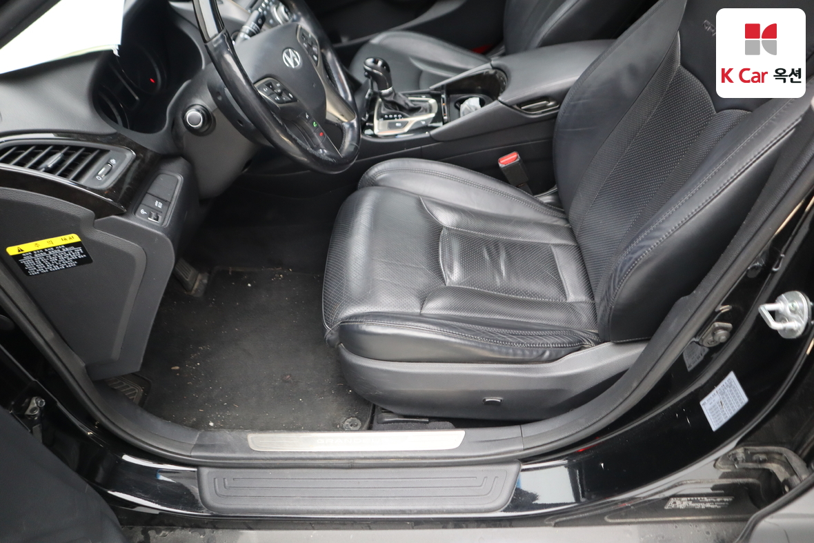 Hyundai AZERA 2012 - Image 20