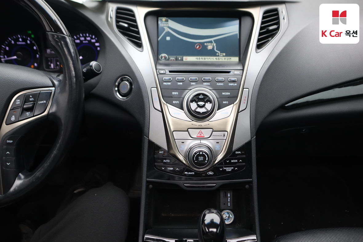 Hyundai AZERA 2012 - Image 6