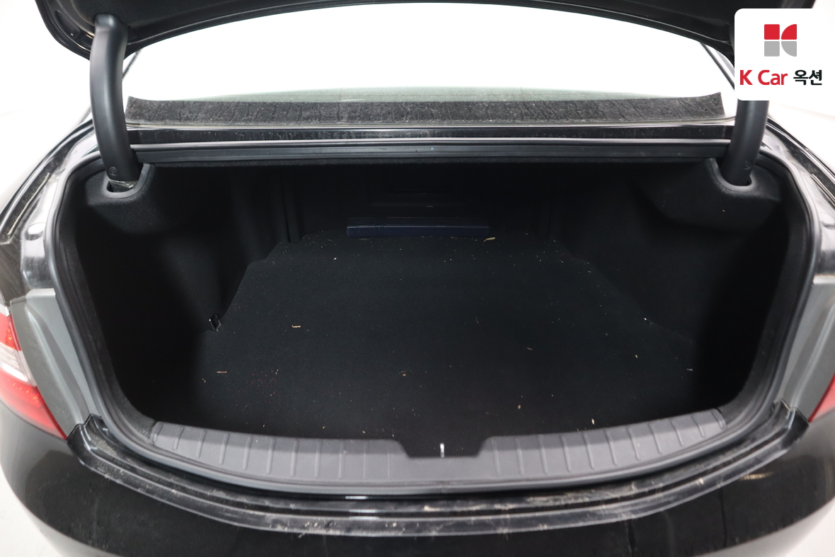 Hyundai AZERA 2012 - Image 28