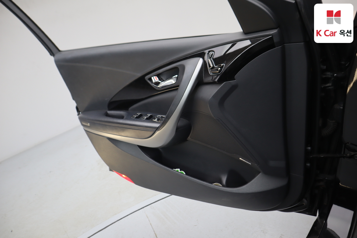 Hyundai AZERA 2012 - Image 8