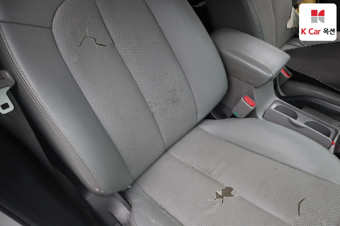 Hyundai Elantra 2010 - Image 31