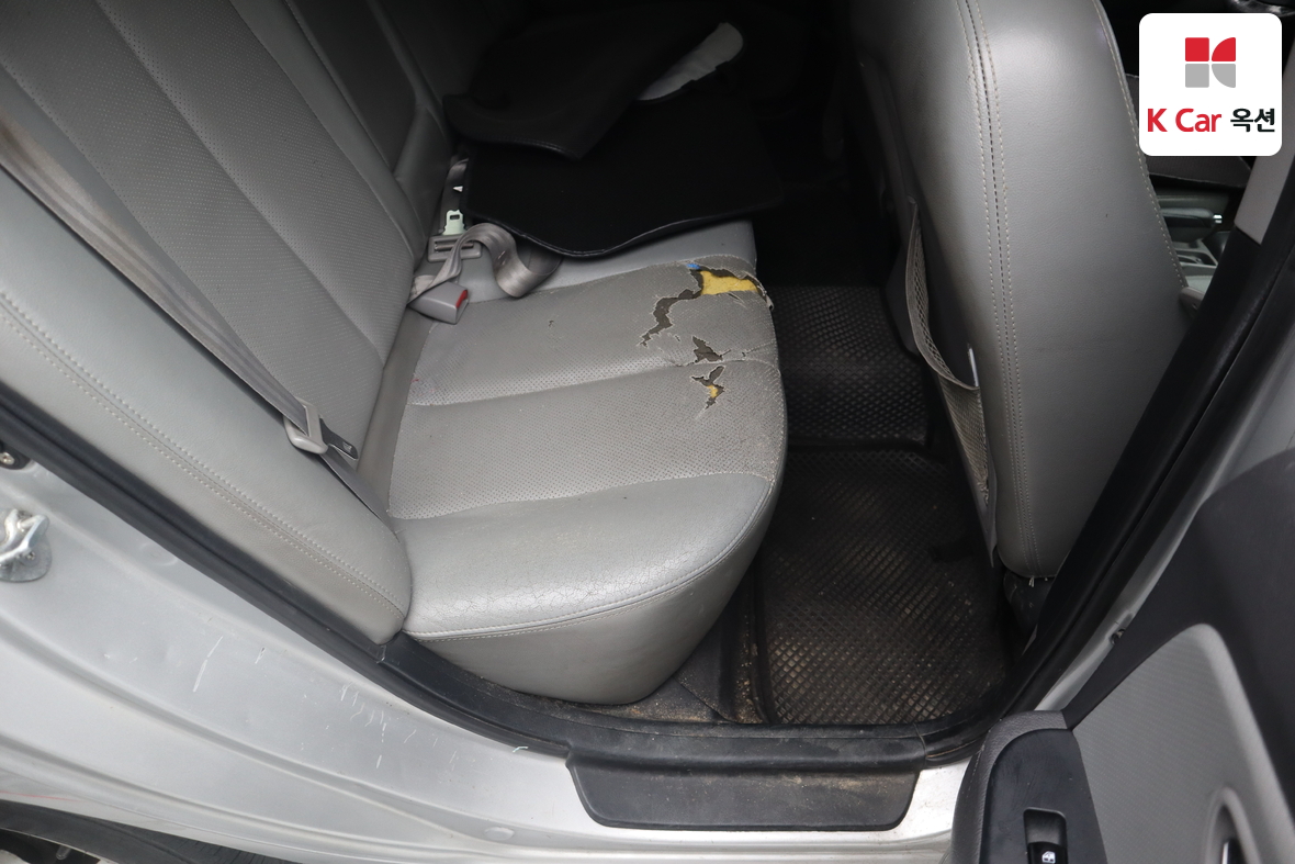 Hyundai Elantra 2010 - Image 27