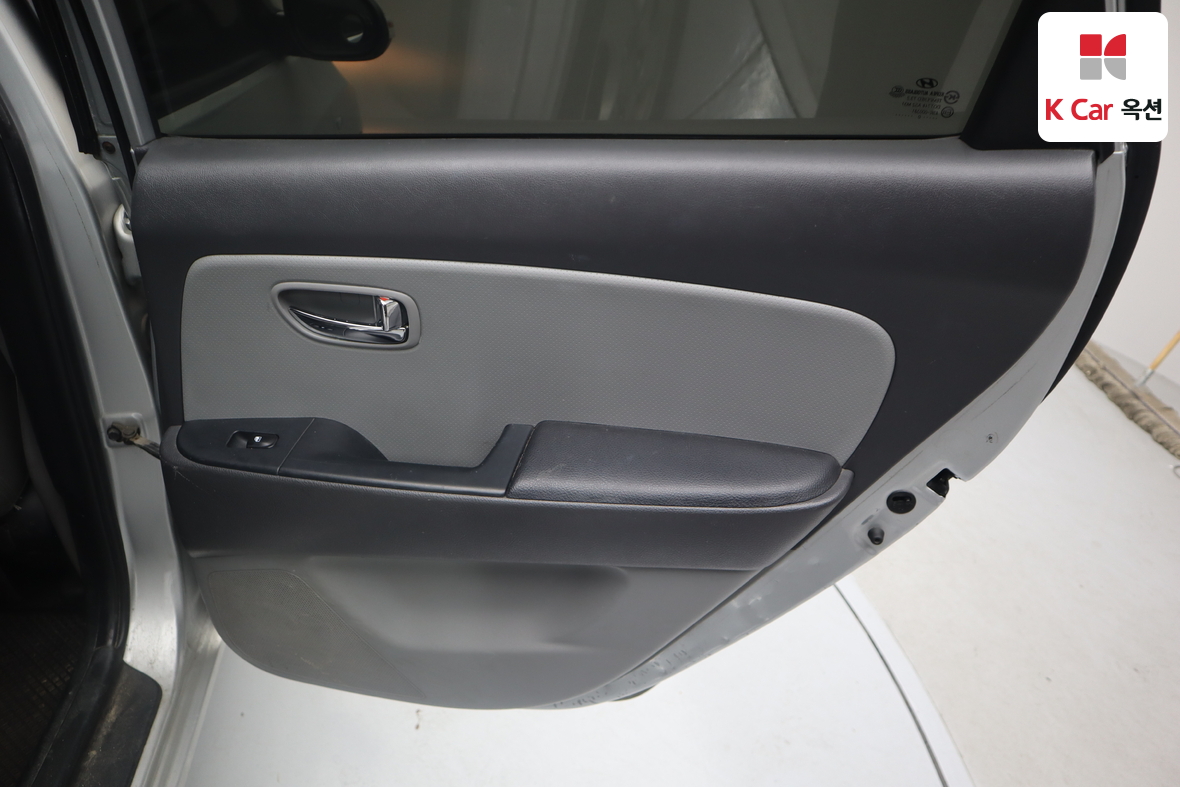 Hyundai Elantra 2010 - Image 26