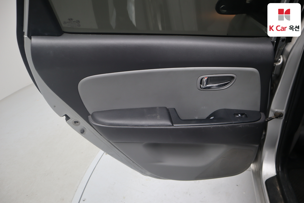 Hyundai Elantra 2010 - Image 22