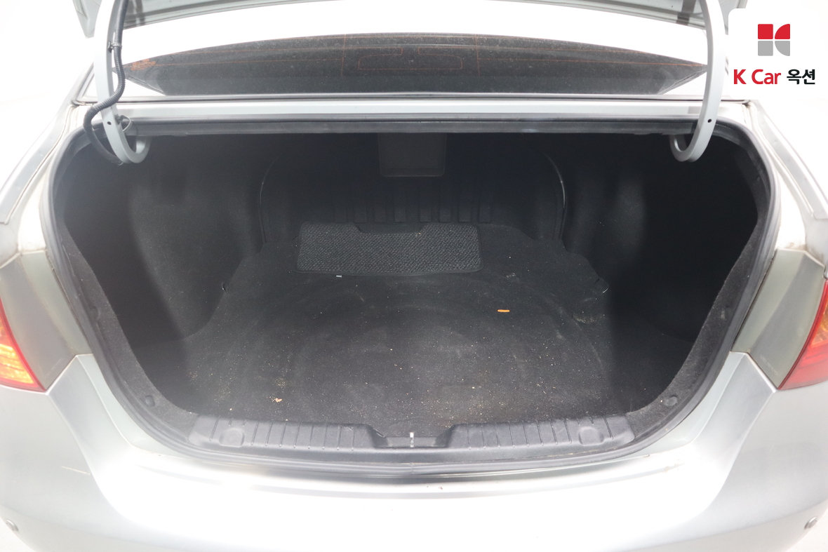 Hyundai Elantra 2010 - Image 25