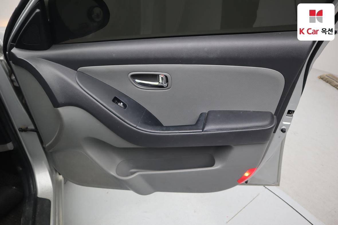 Hyundai Elantra 2010 - Image 29