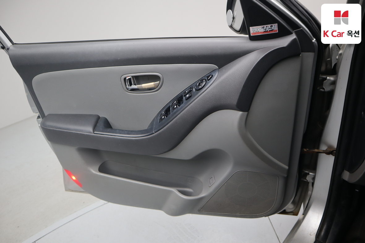 Hyundai Elantra 2010 - Image 8