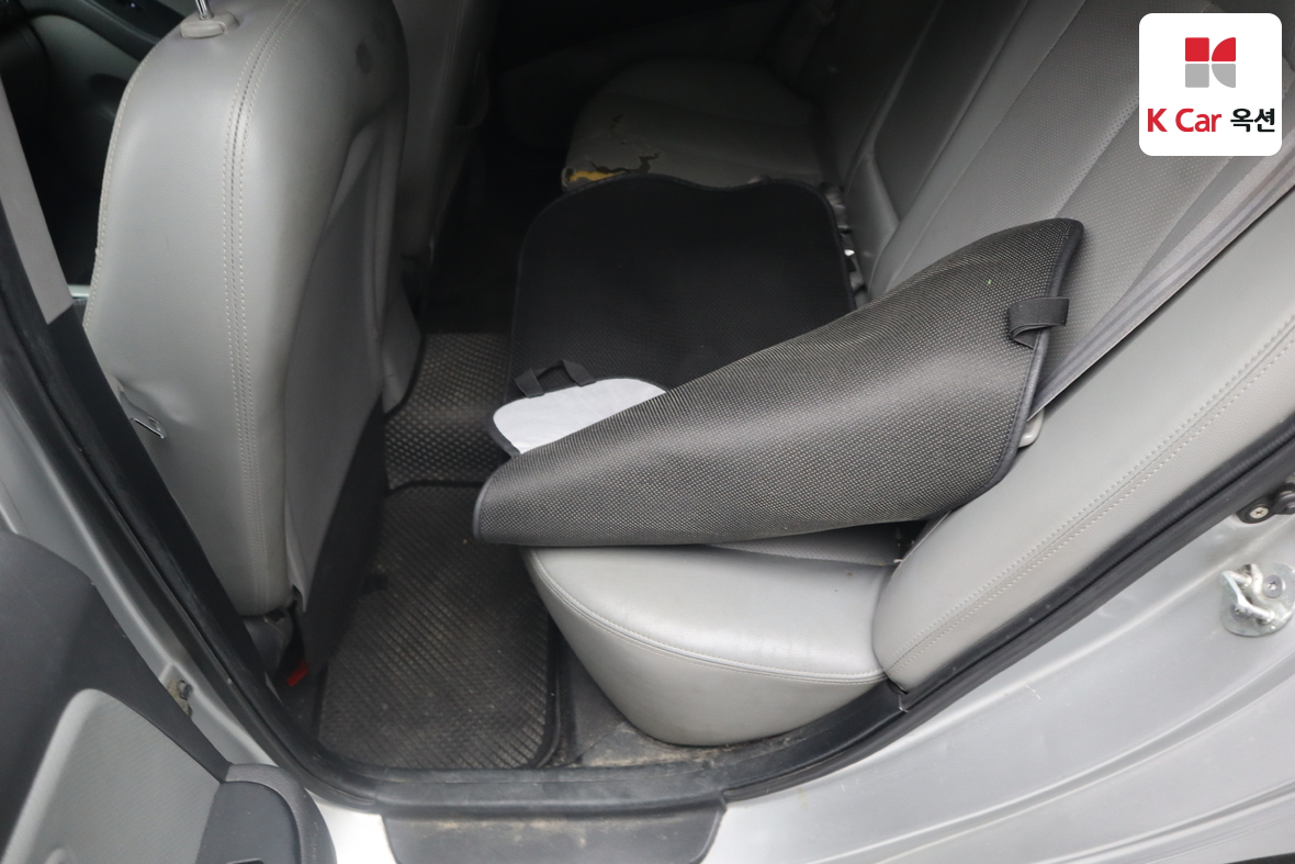 Hyundai Elantra 2010 - Image 23