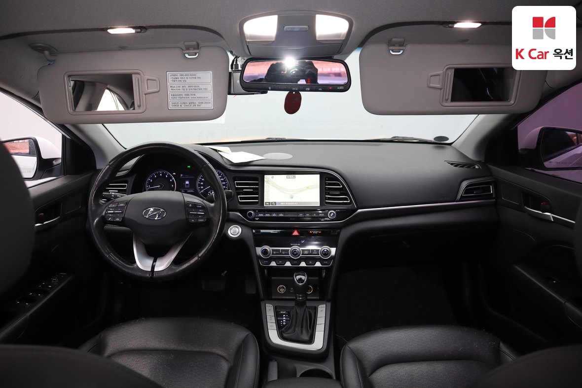 Hyundai Elantra 2019 - Image 3