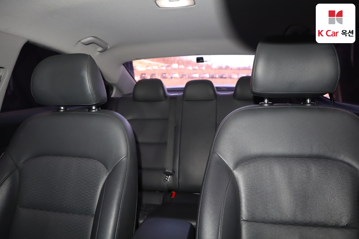 Hyundai Elantra 2019 - Image 17