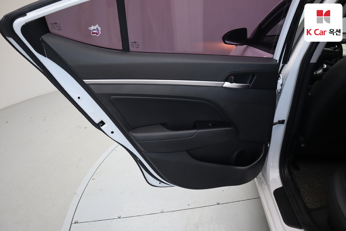 Hyundai Elantra 2019 - Image 20