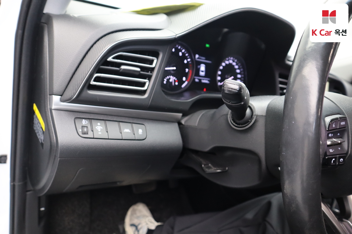 Hyundai Elantra 2019 - Image 9