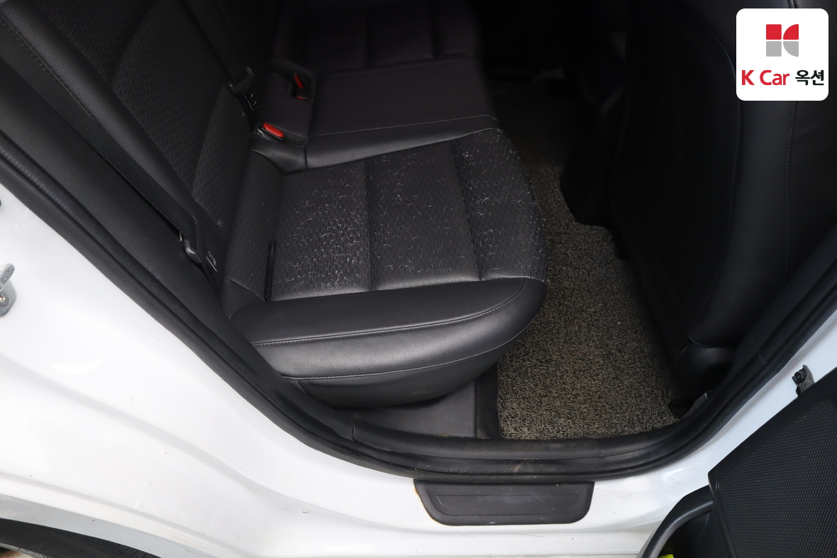 Hyundai Elantra 2019 - Image 26