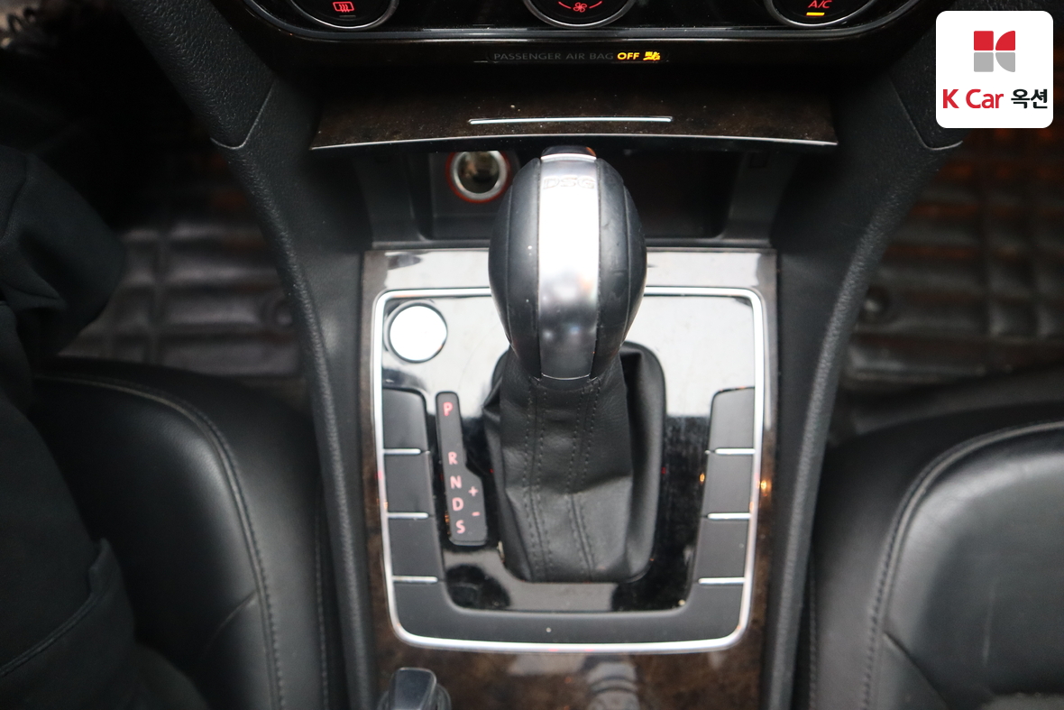 Volkswagen Passat 2015 - Image 16