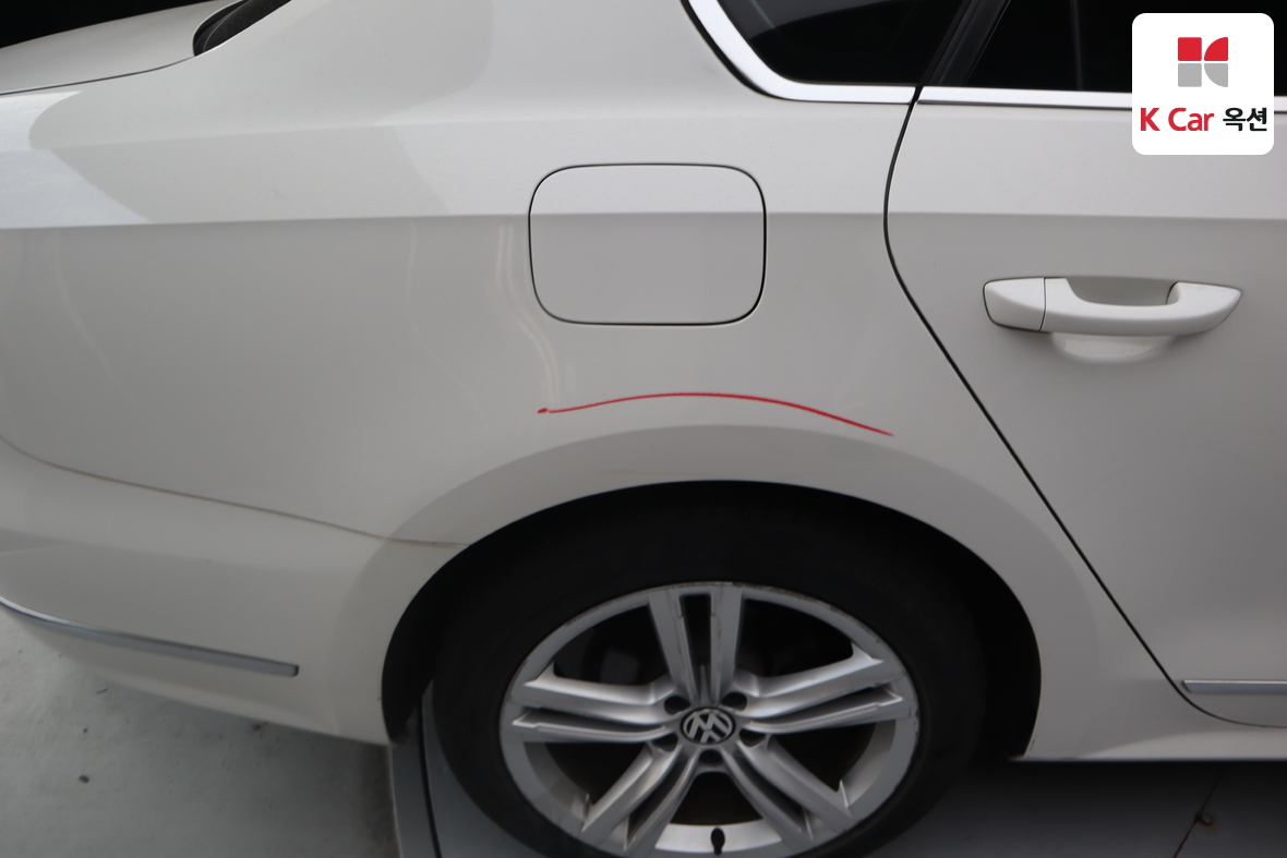 Volkswagen Passat 2015 - Image 37