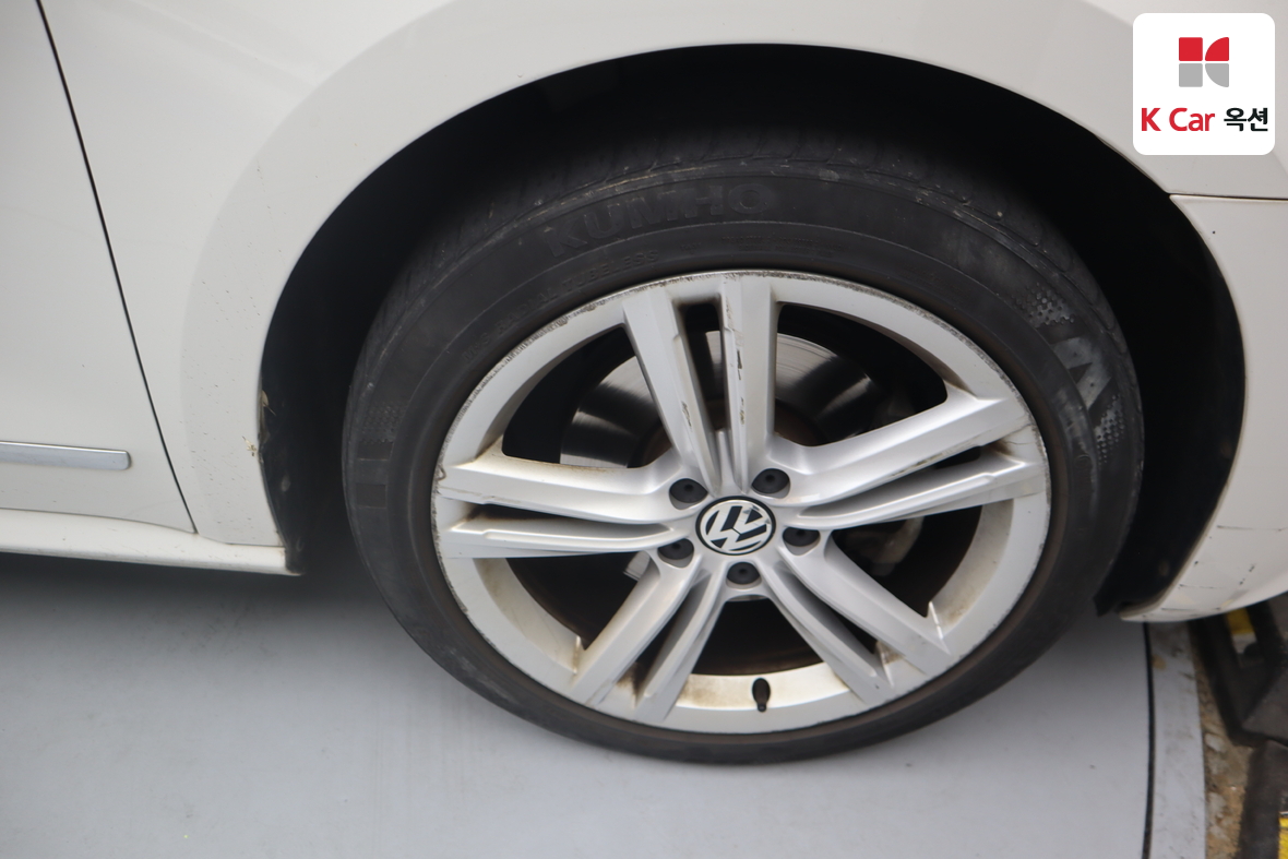Volkswagen Passat 2015 - Image 49