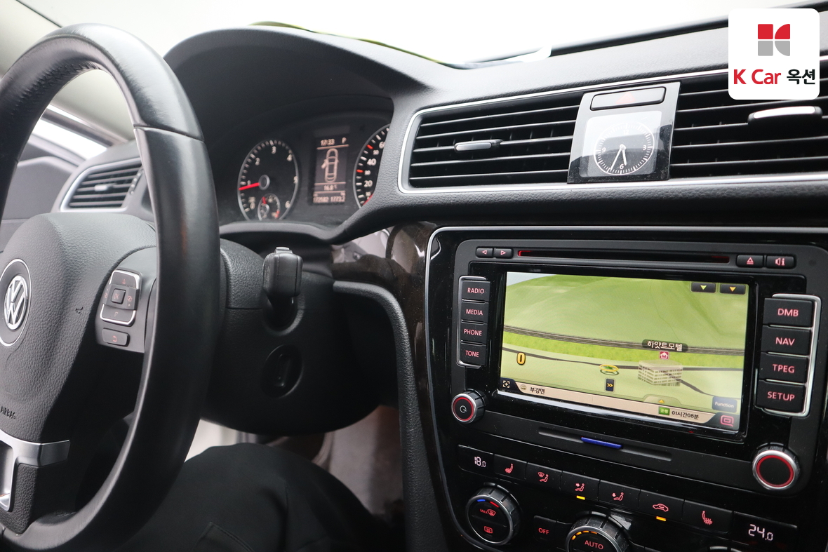 Volkswagen Passat 2015 - Image 11