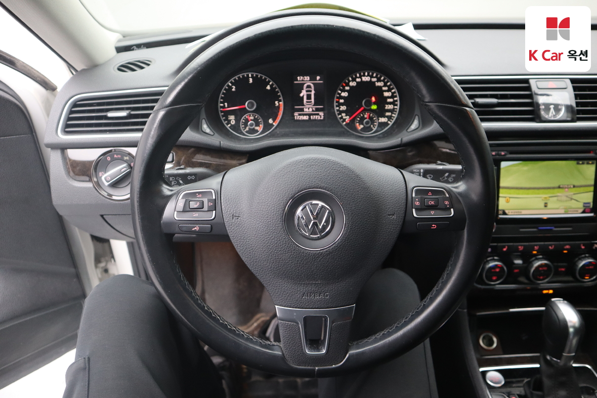 Volkswagen Passat 2015 - Image 10