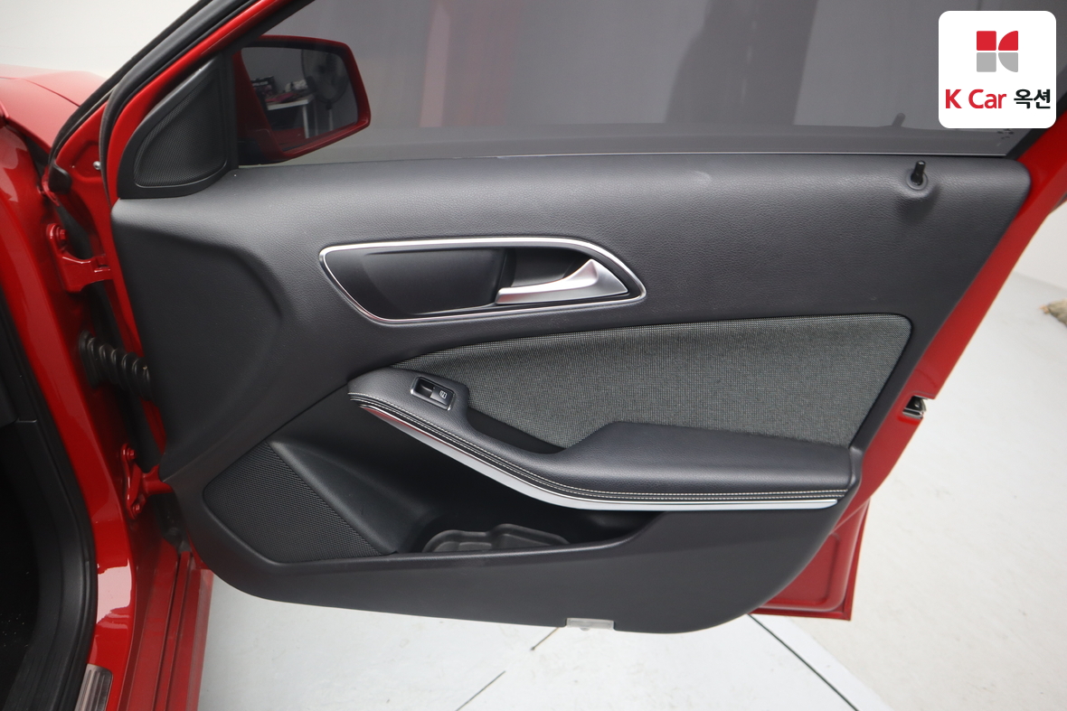 Mercedes-Benz A-Class 2014 - Image 32