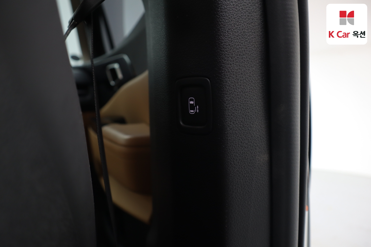 Kia Carnival 2023 - Image 28