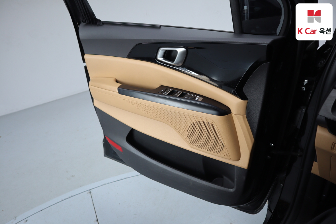 Kia Carnival 2023 - Image 8