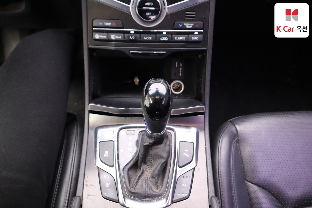 Hyundai AZERA 2016 - Image 16