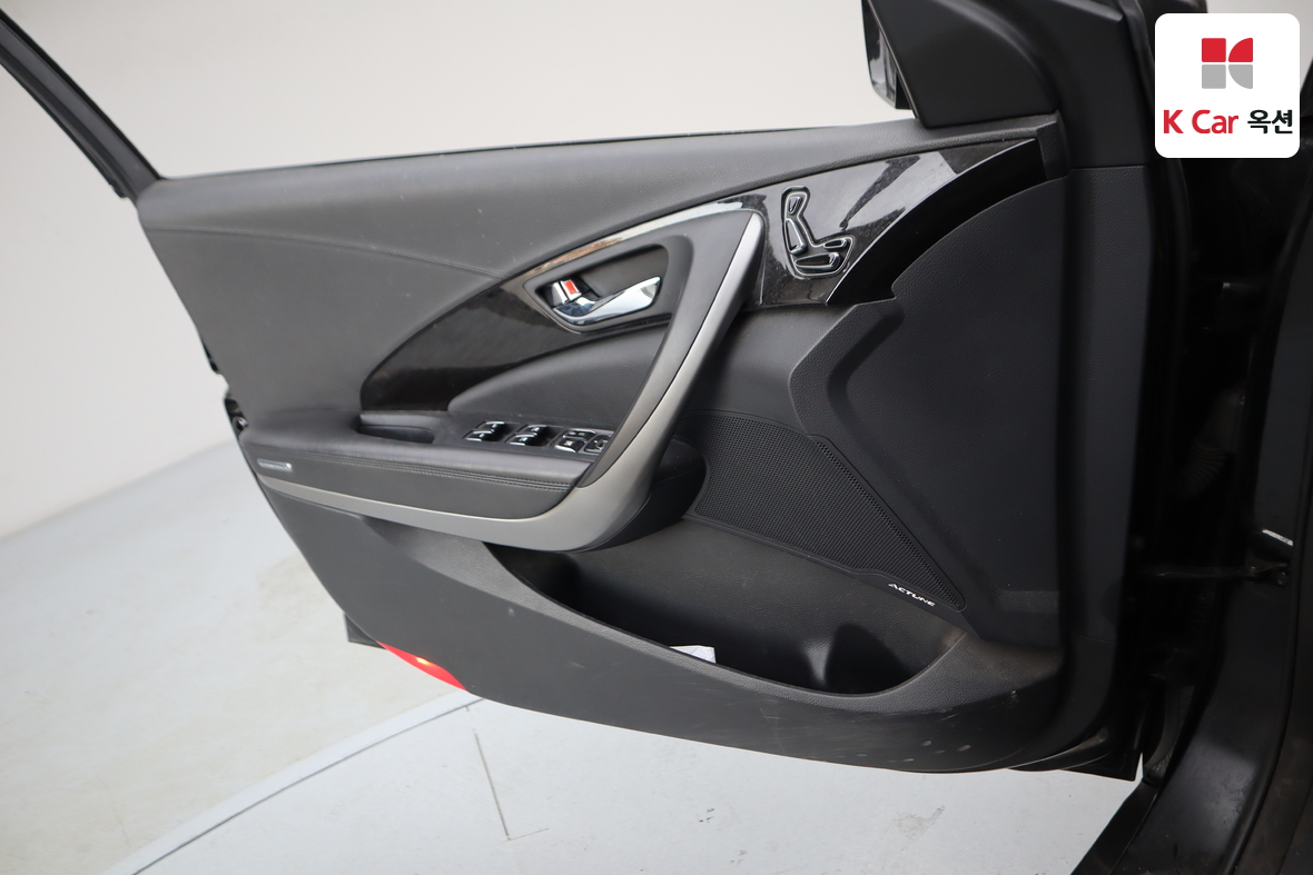 Hyundai AZERA 2016 - Image 8
