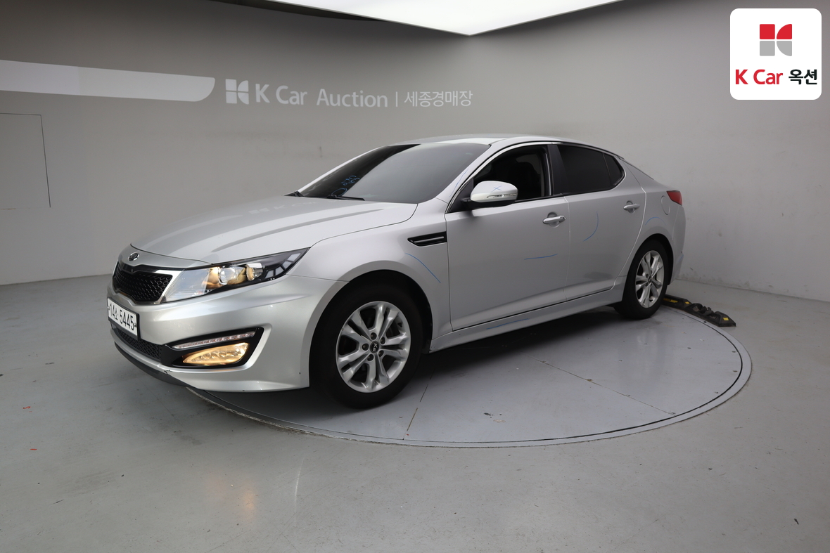 Kia K5 2012 - Image 1